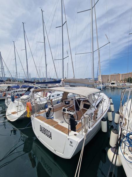 Book yachts online - sailboat - Dufour 360 Grand Large - Barbossa - rent