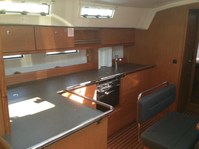 Book yachts online - sailboat - Bavaria 45 Cruiser - Akilina - rent