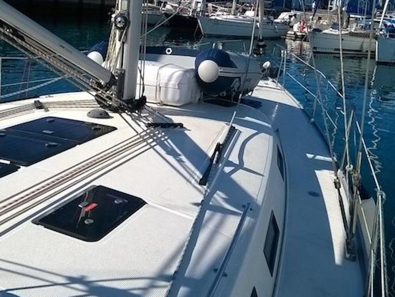 Book yachts online - sailboat - Bavaria 45 Cruiser - Akilina - rent