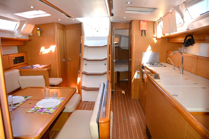 Book yachts online - sailboat - Sun Odyssey 44 i - Stavros - rent