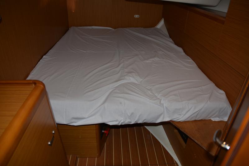 Book yachts online - sailboat - Sun Odyssey 44 i - Stavros - rent