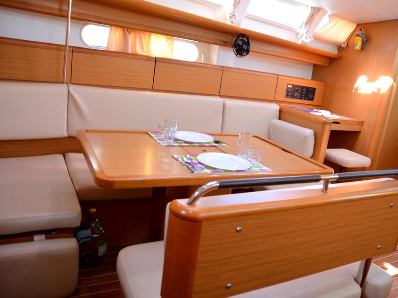 Book yachts online - sailboat - Sun Odyssey 44 i - Stavros - rent