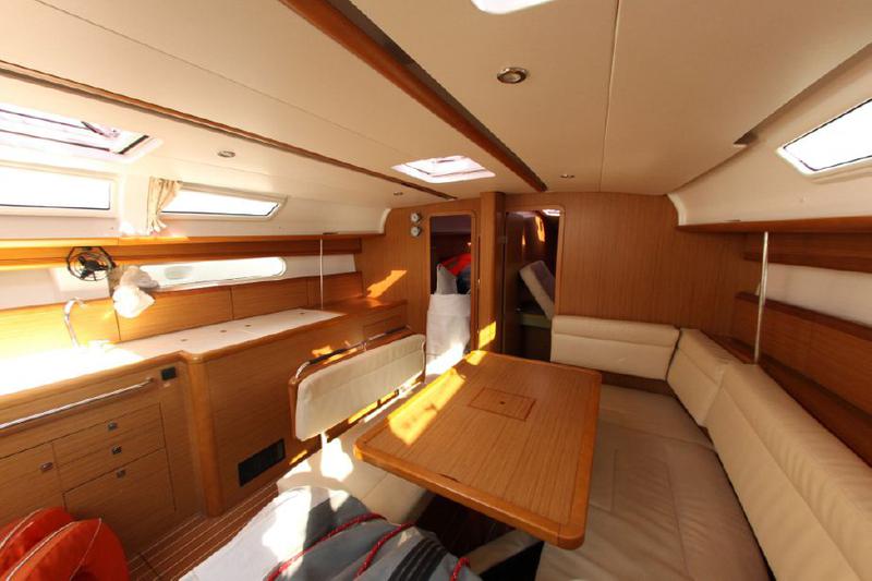 Book yachts online - sailboat - Sun Odyssey 44 i - Stavros - rent