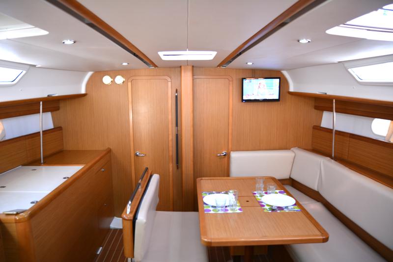 Book yachts online - sailboat - Sun Odyssey 44 i - Stavros - rent