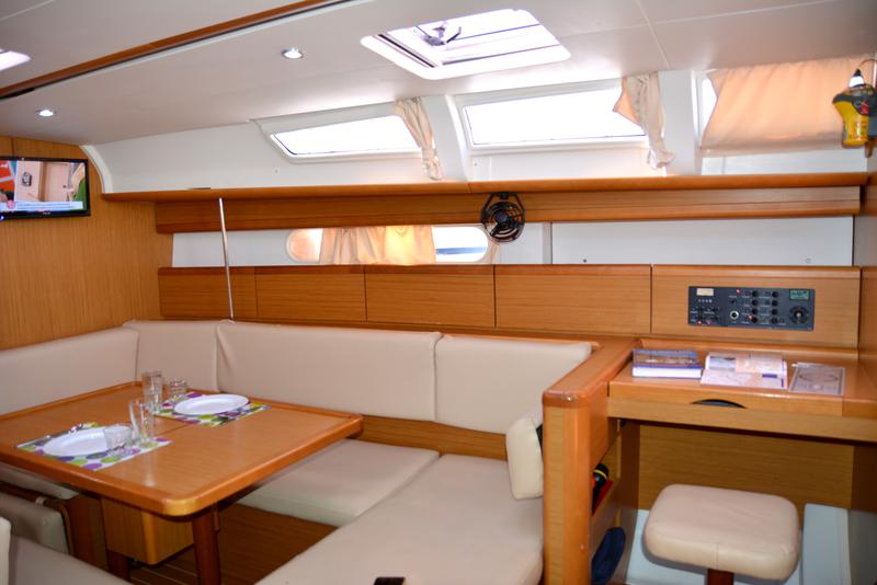 Book yachts online - sailboat - Sun Odyssey 44 i - Stavros - rent