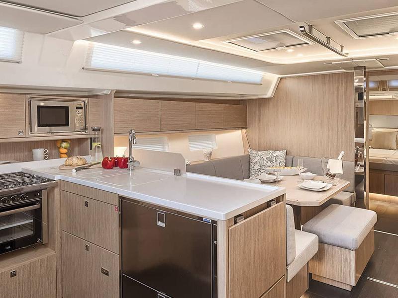 Book yachts online - sailboat - Bavaria C45 - Alma Libre VIII (NEW 2022) - rent