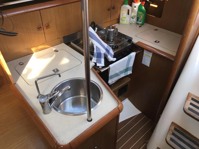Book yachts online - sailboat - Sun Odyssey 32i - Charoula - rent