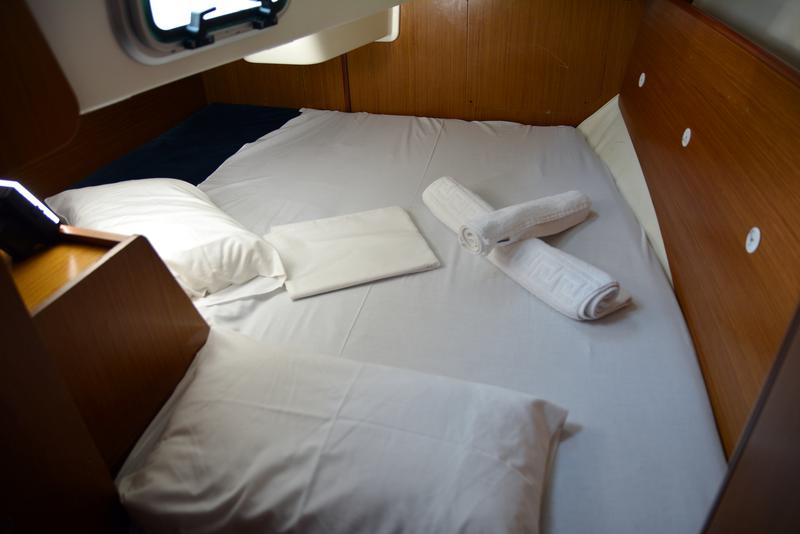 Book yachts online - sailboat - Sun Odyssey 32i - Charoula - rent