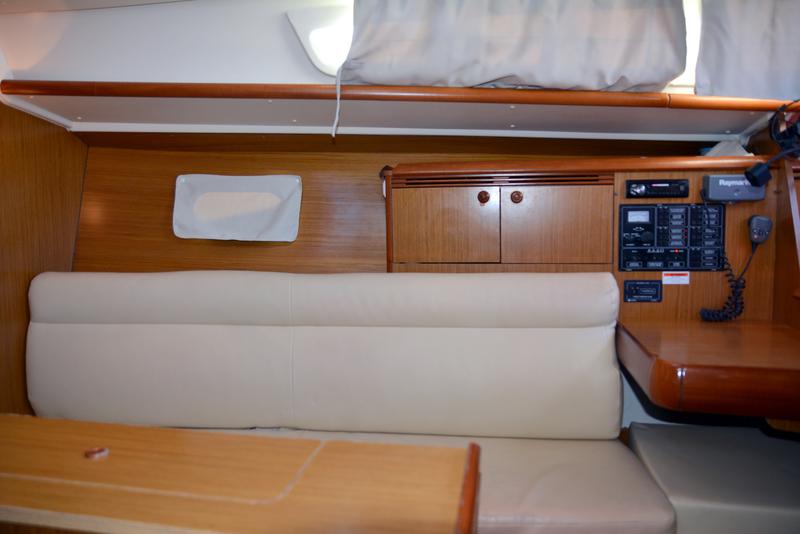 Book yachts online - sailboat - Sun Odyssey 32i - Charoula - rent