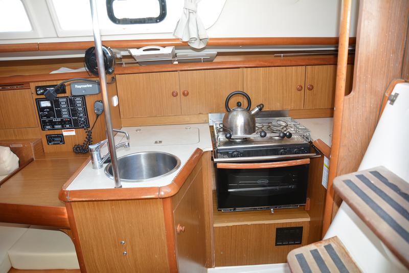 Book yachts online - sailboat - Sun Odyssey 32i - Charoula - rent