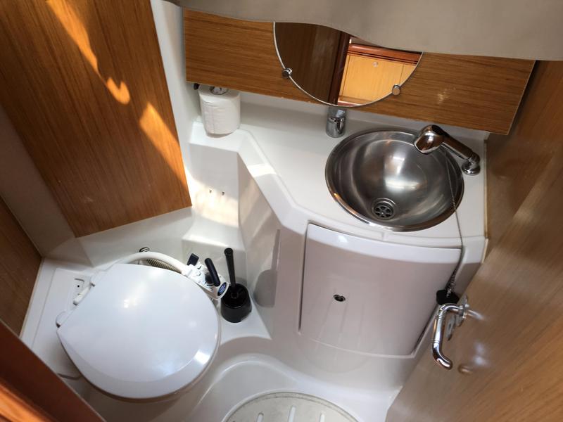 Book yachts online - sailboat - Sun Odyssey 32i - Charoula - rent