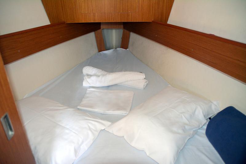 Book yachts online - sailboat - Sun Odyssey 32i - Charoula - rent