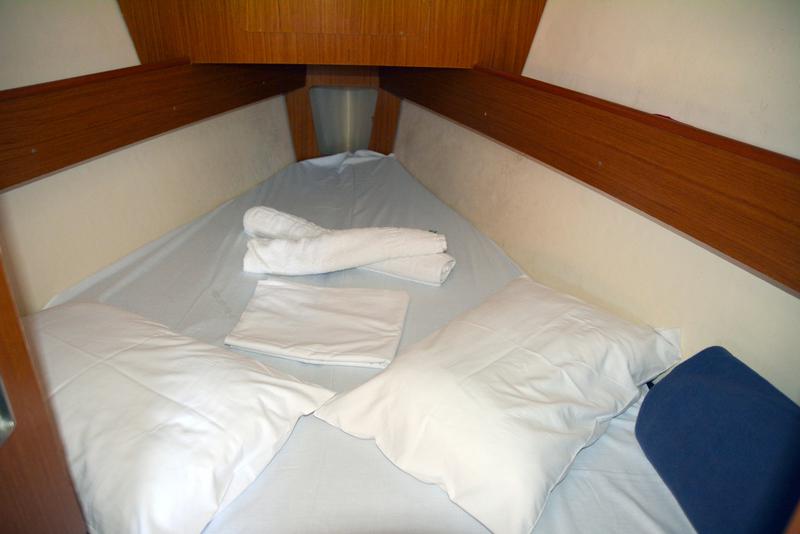 Book yachts online - sailboat - Sun Odyssey 32i - Charoula - rent