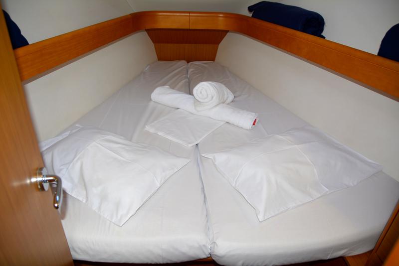 Book yachts online - sailboat - Sun Odyssey 36i - Babis 2010   - rent