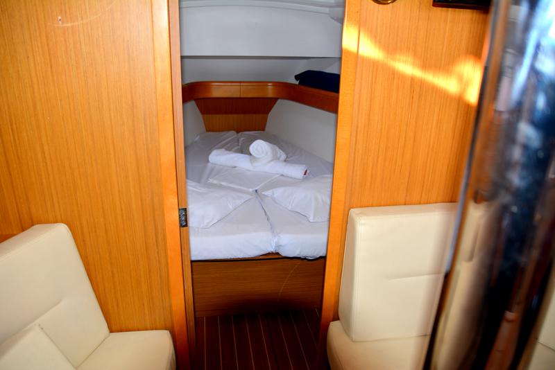 Book yachts online - sailboat - Sun Odyssey 36i - Babis 2010   - rent