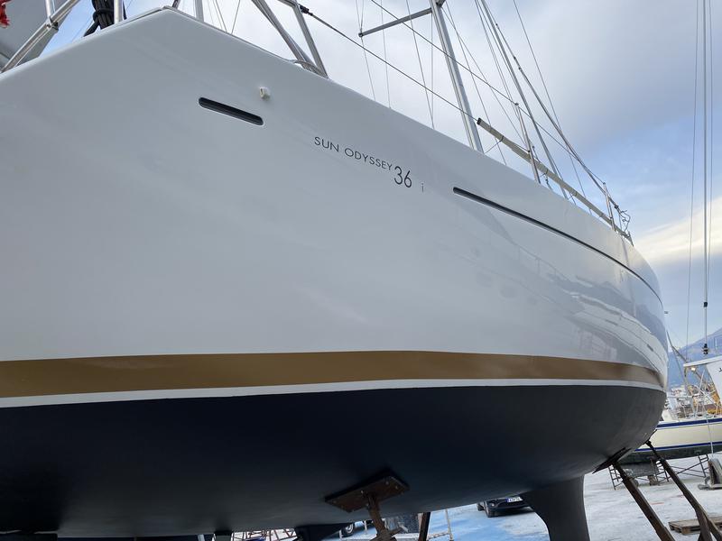 Book yachts online - sailboat - Sun Odyssey 36i - Babis 2010   - rent