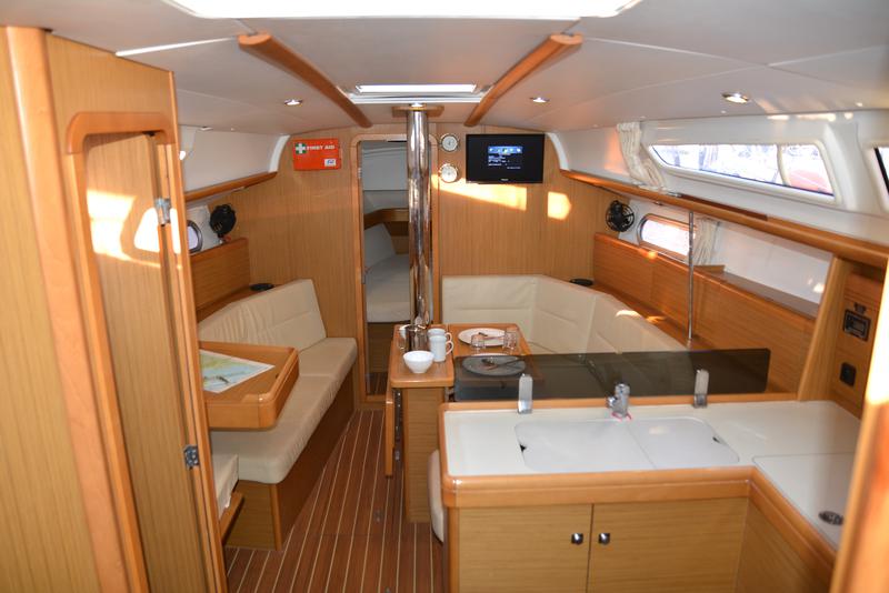 Book yachts online - sailboat - Sun Odyssey 36i - Babis 2010   - rent