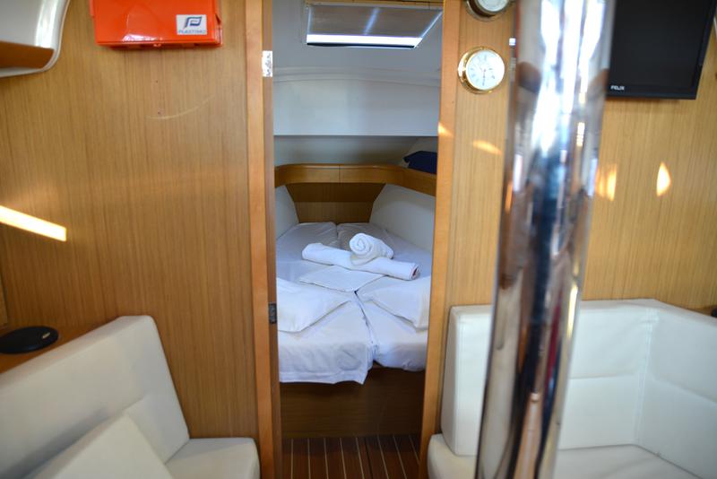 Book yachts online - sailboat - Sun Odyssey 36i - Babis 2010   - rent