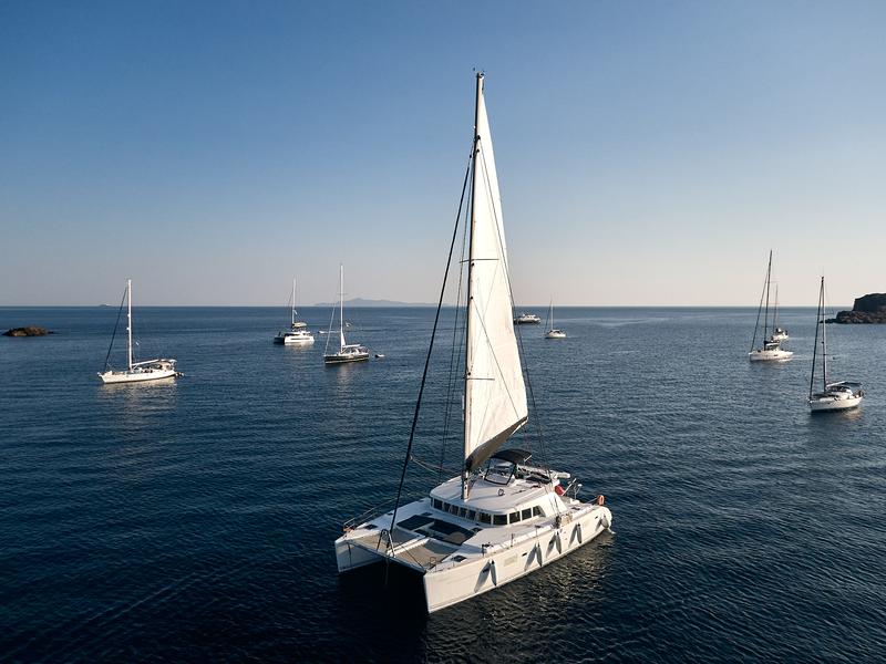 Book yachts online - catamaran - Lagoon 500 - Lepado 2006 skippered - rent