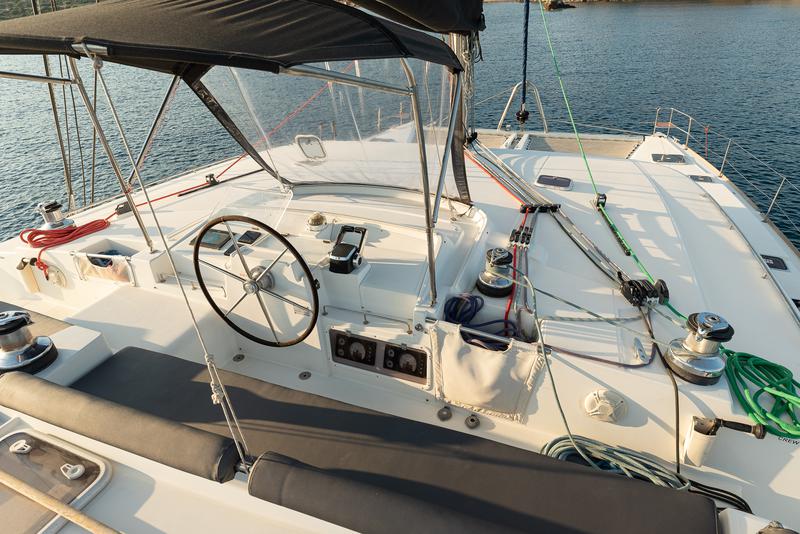 Book yachts online - catamaran - Lagoon 500 - Lepado 2006 skippered - rent
