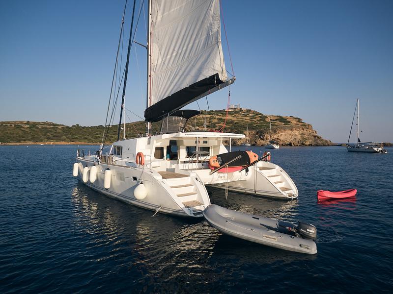 Book yachts online - catamaran - Lagoon 500 - Lepado 2006 skippered - rent