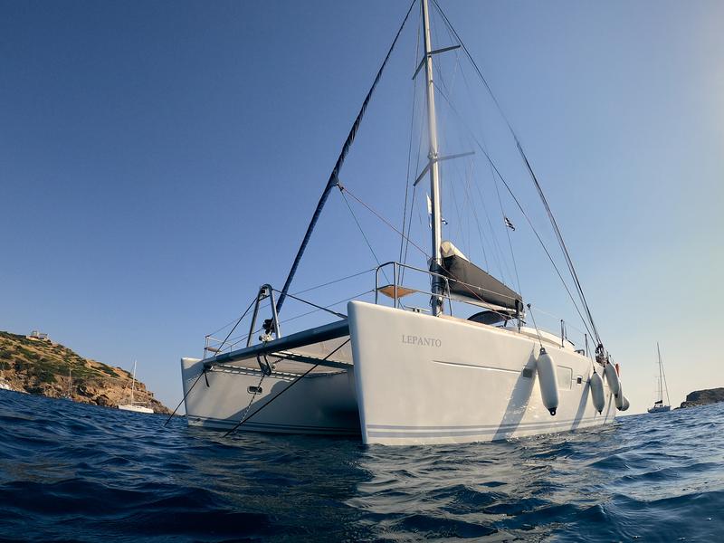 Book yachts online - catamaran - Lagoon 500 - Lepado 2006 skippered - rent