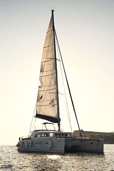 Book yachts online - catamaran - Lagoon 500 - Lepado 2006 skippered - rent