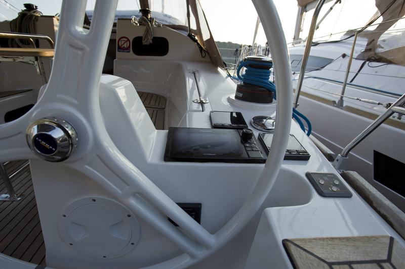 Book yachts online - sailboat - Elan Impression 40 - Lara - rent