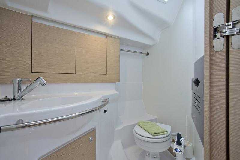 Book yachts online - sailboat - Elan Impression 40 - Lara - rent