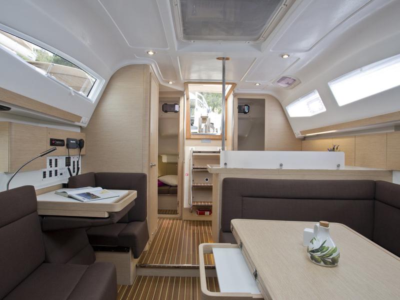 Book yachts online - sailboat - Elan Impression 40 - Lara - rent