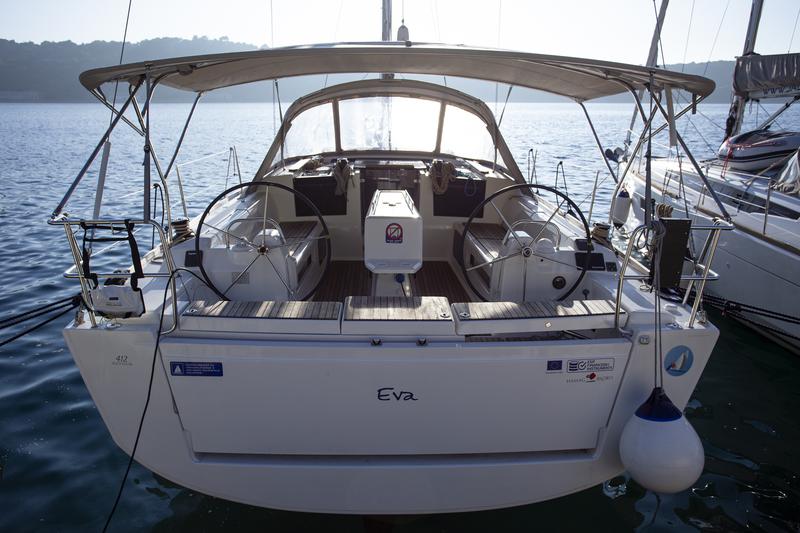 Book yachts online - sailboat - Dufour 412 Grand large - Eva - rent