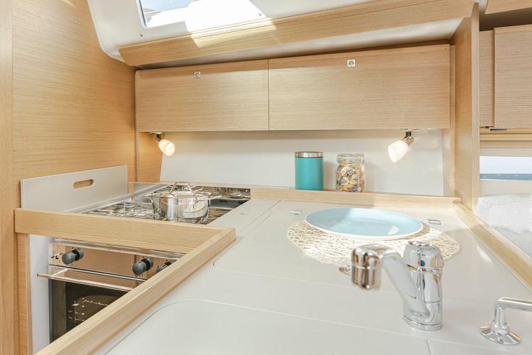 Book yachts online - sailboat - Dufour 360 3 Cabin - Gracia - rent