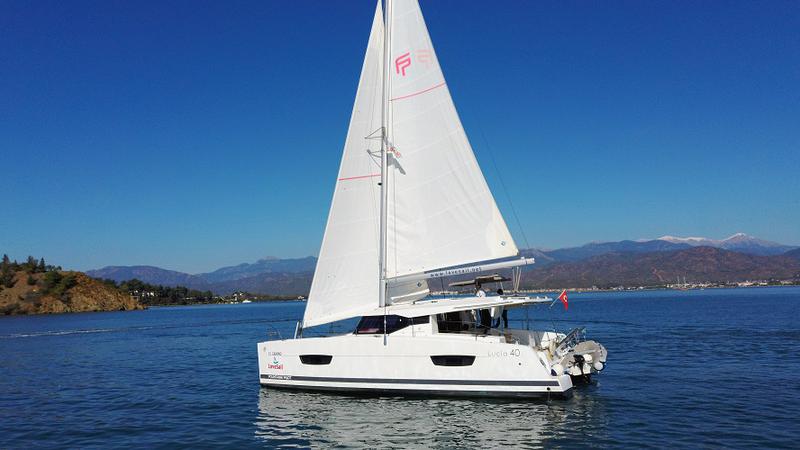 Book yachts online - catamaran - Lucia 40 - El Camino - rent