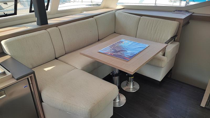 Book yachts online - catamaran - Isla 40 - Blue Orion - rent