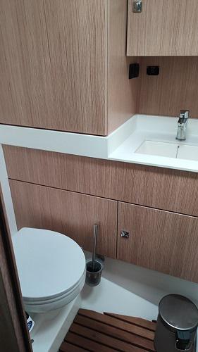 Book yachts online - sailboat - Bavaria C45 - Blue Monkey - rent