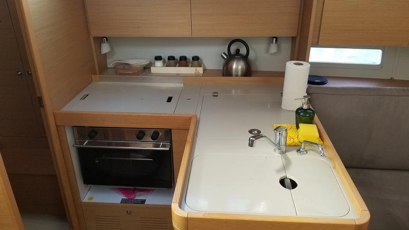 Book yachts online - sailboat - Dufour 360 2 Cabin - Ares - rent