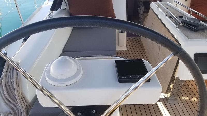 Book yachts online - sailboat - Dufour 360 2 Cabin - Ares - rent