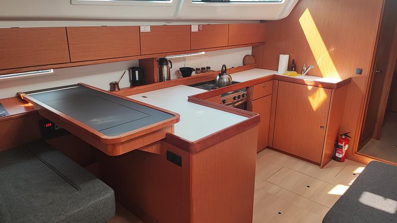 Book yachts online - sailboat - Bavaria 51 Cruiser - Seawalker - rent