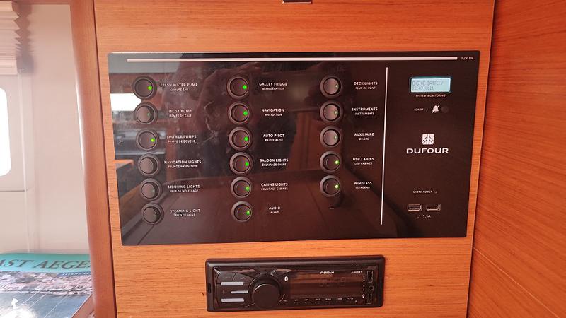 Book yachts online - sailboat - Dufour 390 - La Luz - rent