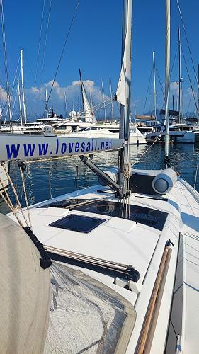 Book yachts online - sailboat - Dufour 390 - La Luz - rent