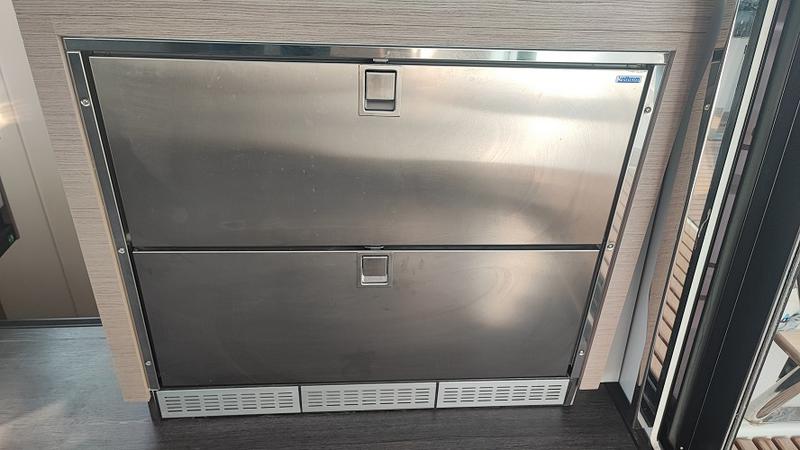 Book yachts online - catamaran - Elba 45 - Lalom - rent