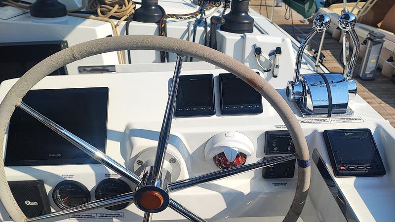 Book yachts online - catamaran - Elba 45 - Lalom - rent