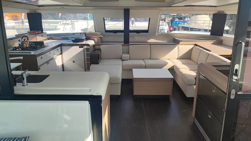 Book yachts online - catamaran - Elba 45 - Lalom - rent