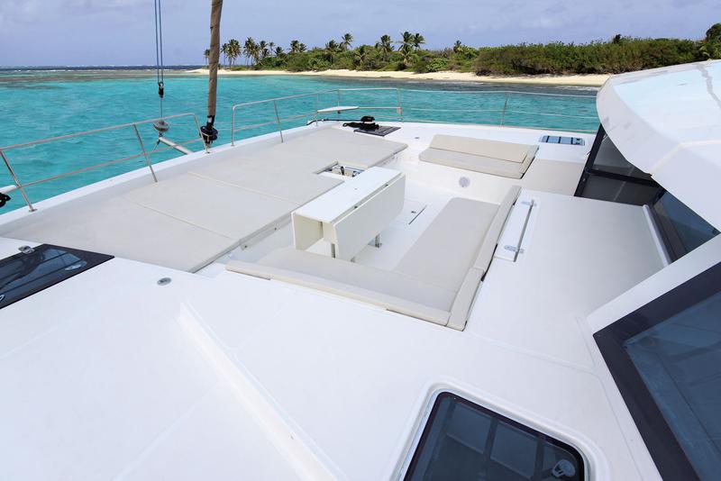 Book yachts online - catamaran - Bali 5.4 - Light Blue - rent