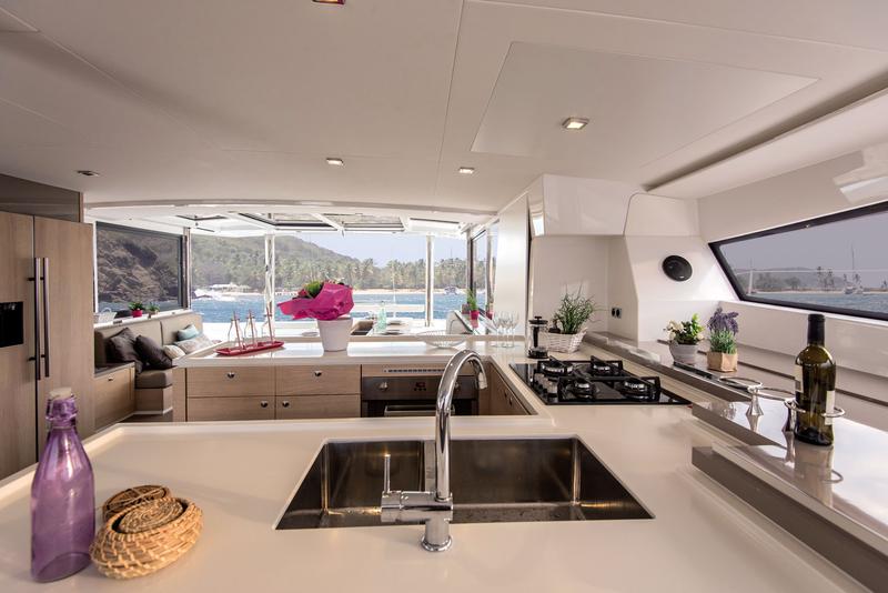 Book yachts online - catamaran - Bali 5.4 - Light Blue - rent