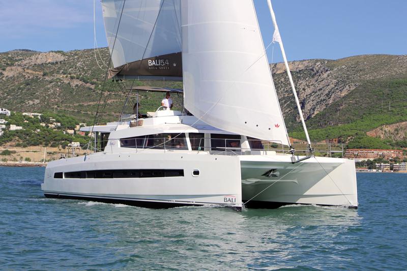 Book yachts online - catamaran - Bali 5.4 - Light Blue - rent