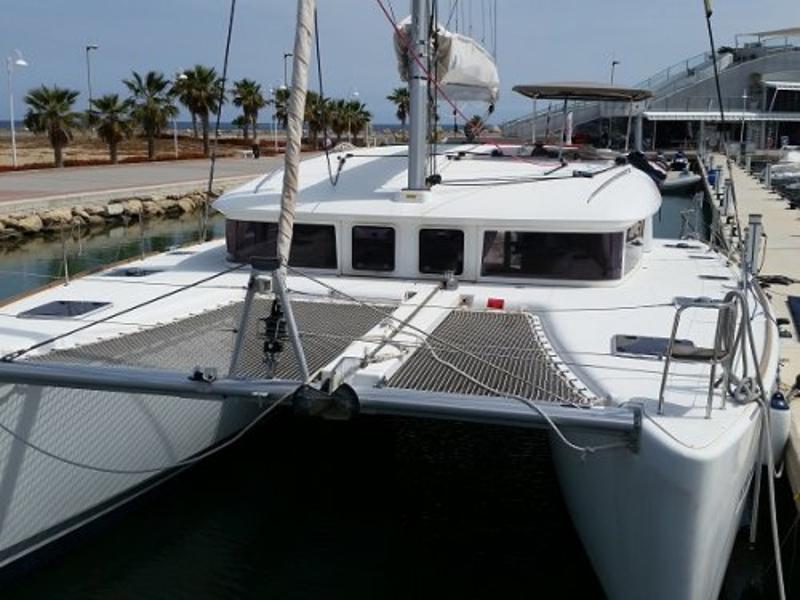 Book yachts online - catamaran - Lagoon 450 F - ONENO - rent