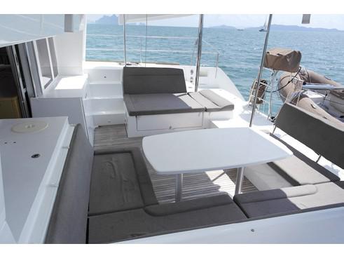 Book yachts online - catamaran - Lagoon 450 F - ONENO - rent