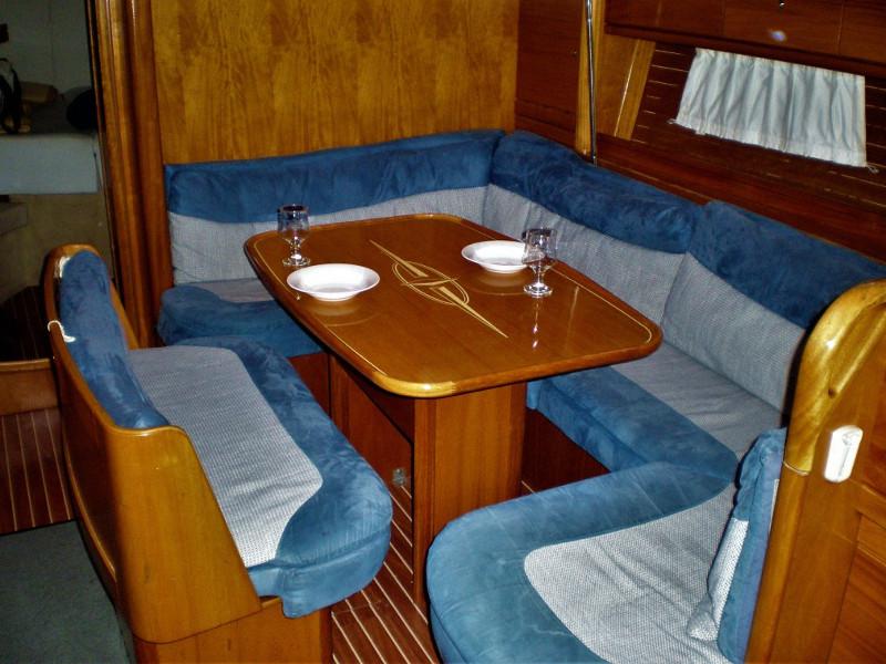 Book yachts online - sailboat - Bavaria 39 Cruiser - Planis - rent