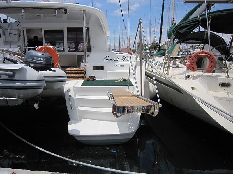 Book yachts online - catamaran - Lagoon 400 S2 - Emerald Seas - rent
